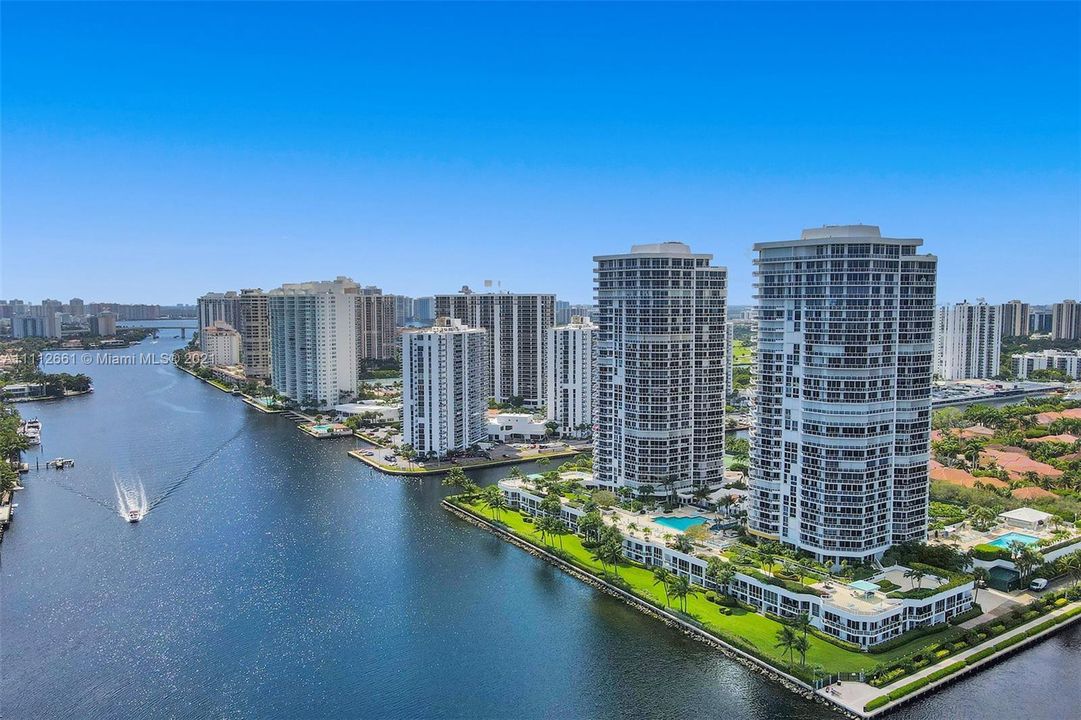 Recently Sold: $1,250,000 (3 beds, 2 baths, 2370 Square Feet)