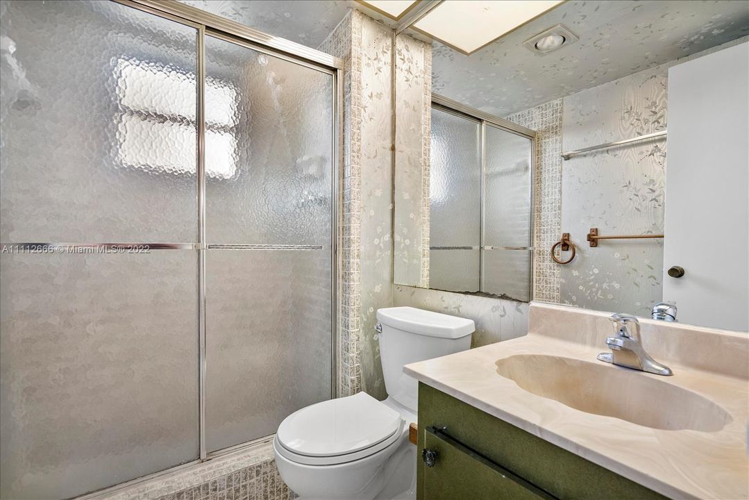 最近售出: $129,900 (2 贝兹, 2 浴室, 920 平方英尺)