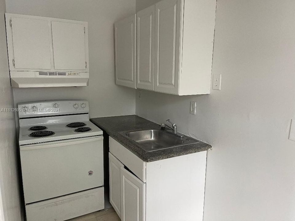 Recently Rented: $900 (1 beds, 1 baths, 600 Square Feet)