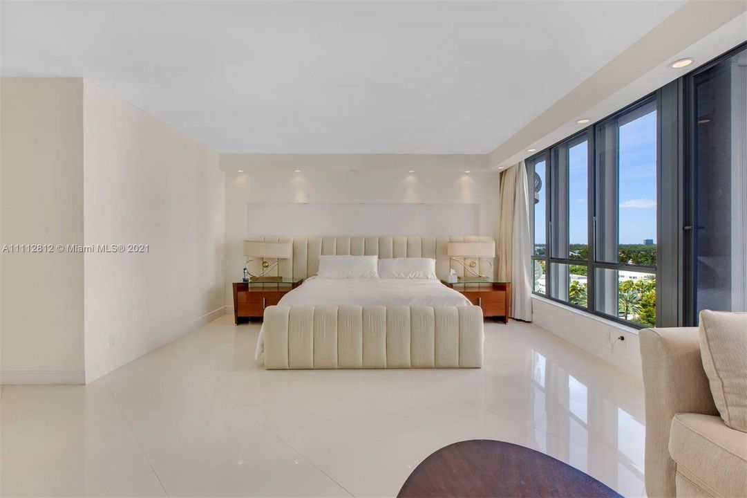 Recently Sold: $1,750,000 (2 beds, 3 baths, 2540 Square Feet)