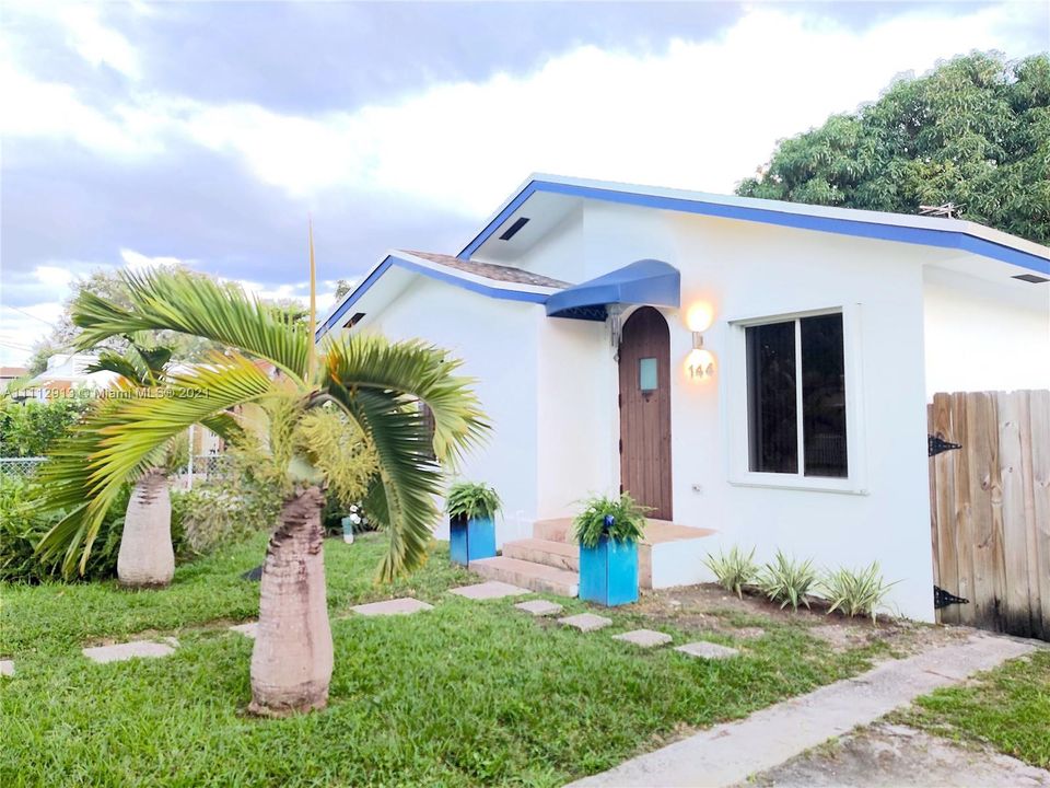 Recently Sold: $525,000 (2 beds, 1 baths, 1139 Square Feet)