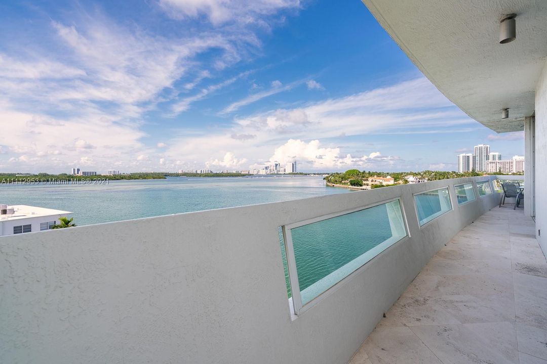 Recently Sold: $2,200,000 (3 beds, 3 baths, 3200 Square Feet)