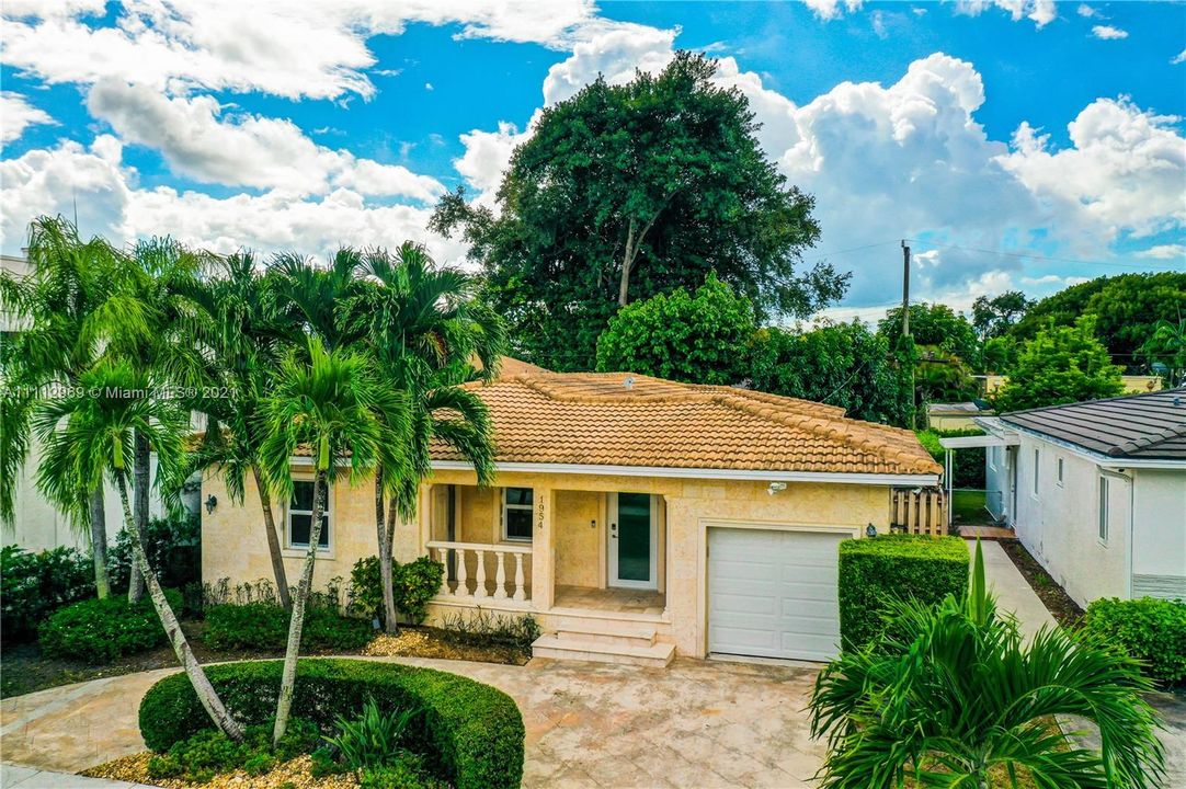 Recently Sold: $745,000 (3 beds, 2 baths, 1850 Square Feet)