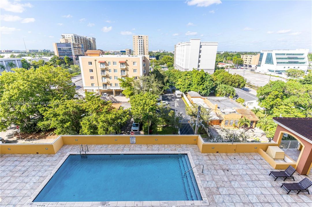 Recently Sold: $248,000 (1 beds, 1 baths, 699 Square Feet)