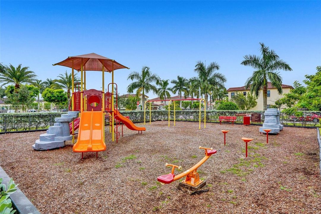 Recently Sold: $539,000 (5 beds, 3 baths, 2444 Square Feet)