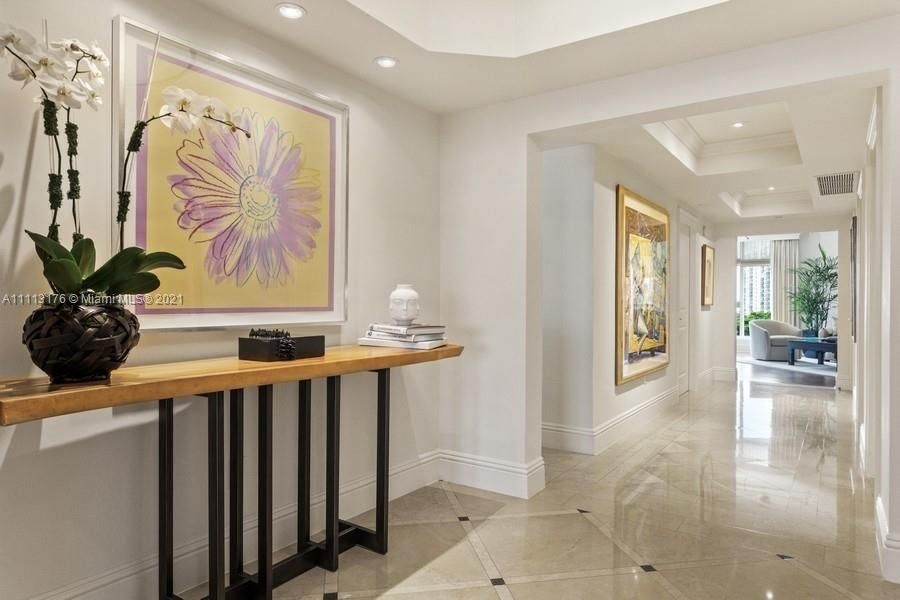 Recently Sold: $2,500,000 (3 beds, 4 baths, 4005 Square Feet)