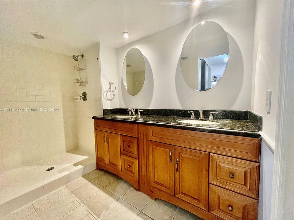 Recently Sold: $285,000 (3 beds, 3 baths, 1488 Square Feet)