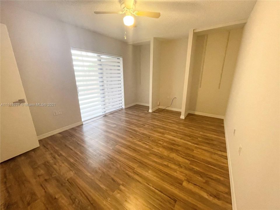 Recently Sold: $285,000 (3 beds, 3 baths, 1488 Square Feet)