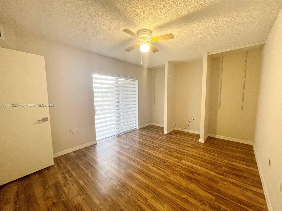 Recently Sold: $285,000 (3 beds, 3 baths, 1488 Square Feet)