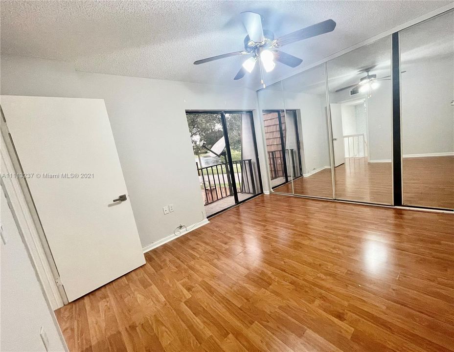 Recently Sold: $285,000 (3 beds, 3 baths, 1488 Square Feet)