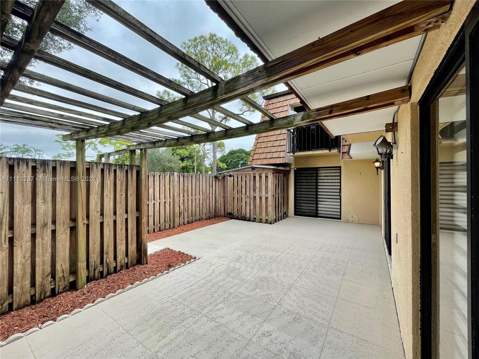 Recently Sold: $285,000 (3 beds, 3 baths, 1488 Square Feet)