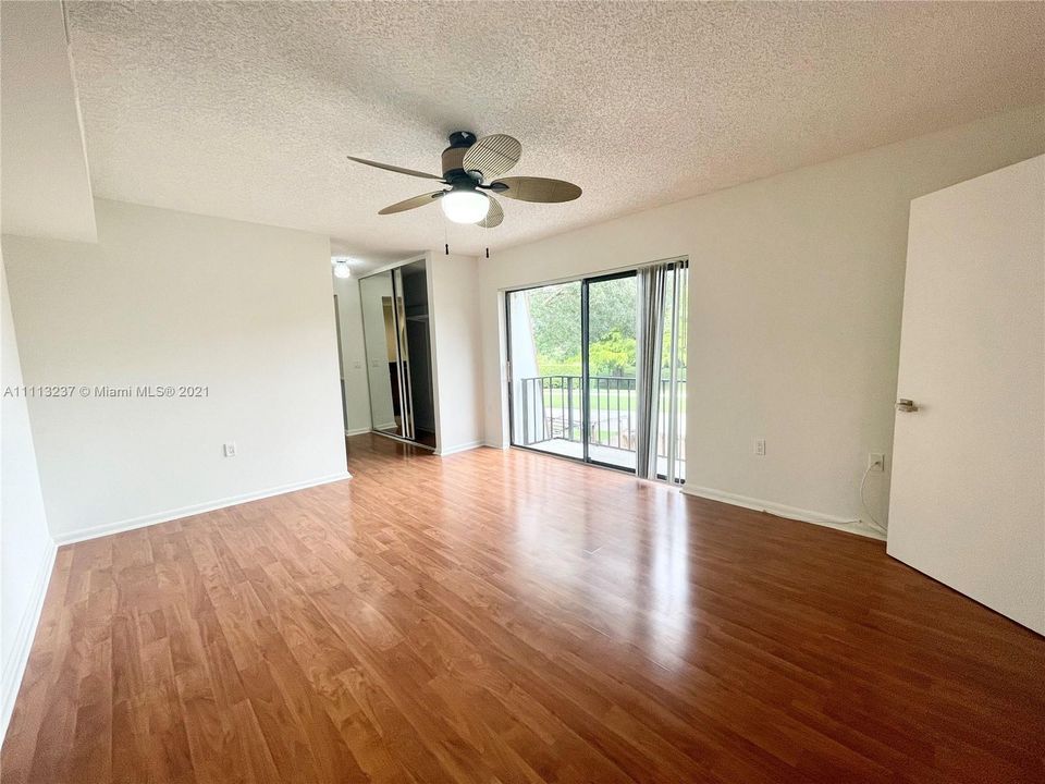 Recently Sold: $285,000 (3 beds, 3 baths, 1488 Square Feet)