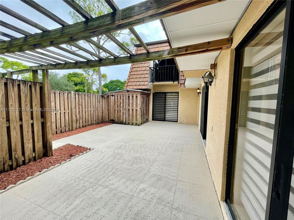 Recently Sold: $285,000 (3 beds, 3 baths, 1488 Square Feet)