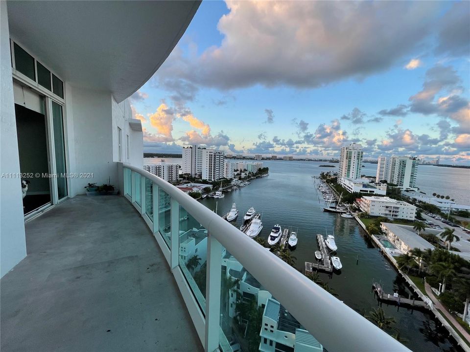 Recently Rented: $3,500 (2 beds, 2 baths, 1251 Square Feet)