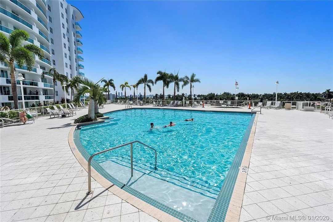 Recently Rented: $3,500 (2 beds, 2 baths, 1251 Square Feet)