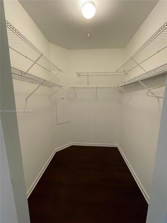 Recently Rented: $3,500 (2 beds, 2 baths, 1251 Square Feet)