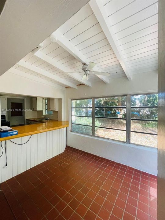 Recently Rented: $2,500 (3 beds, 2 baths, 1521 Square Feet)