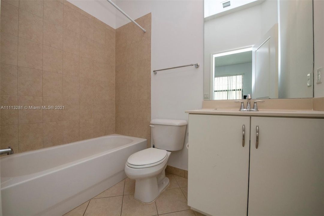 最近售出: $460,000 (3 贝兹, 3 浴室, 1611 平方英尺)