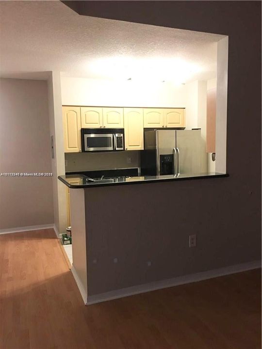 Recently Sold: $229,000 (1 beds, 1 baths, 711 Square Feet)