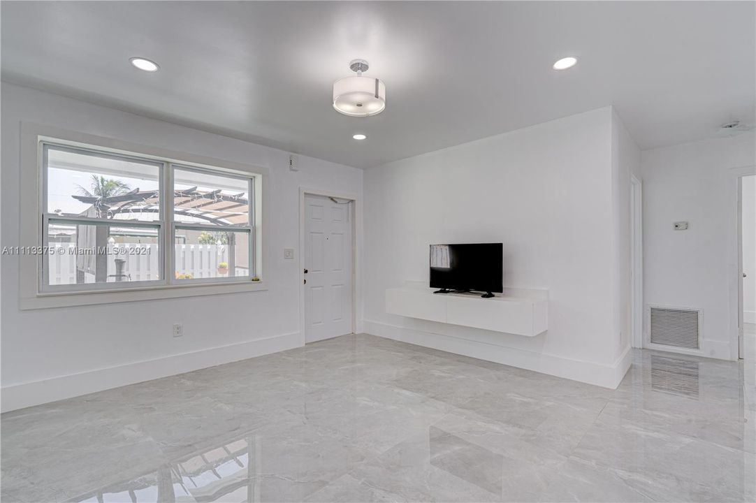 Recently Sold: $600,000 (0 beds, 0 baths, 1849 Square Feet)