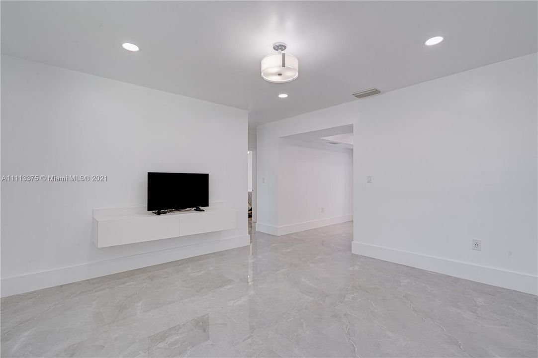 Recently Sold: $600,000 (0 beds, 0 baths, 1849 Square Feet)