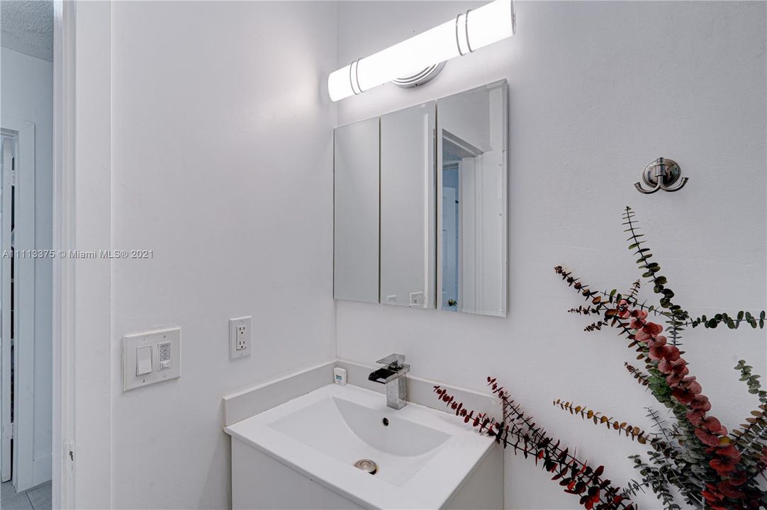 Recently Sold: $600,000 (0 beds, 0 baths, 1849 Square Feet)