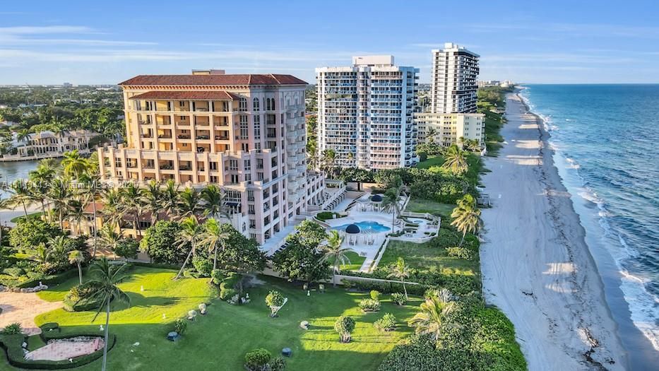 Recently Sold: $6,495,000 (3 beds, 3 baths, 4784 Square Feet)
