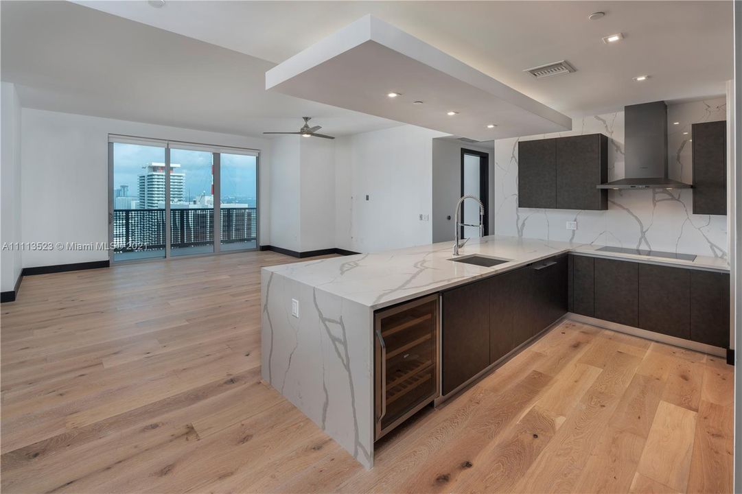 Recently Rented: $2,539 (1 beds, 1 baths, 808 Square Feet)