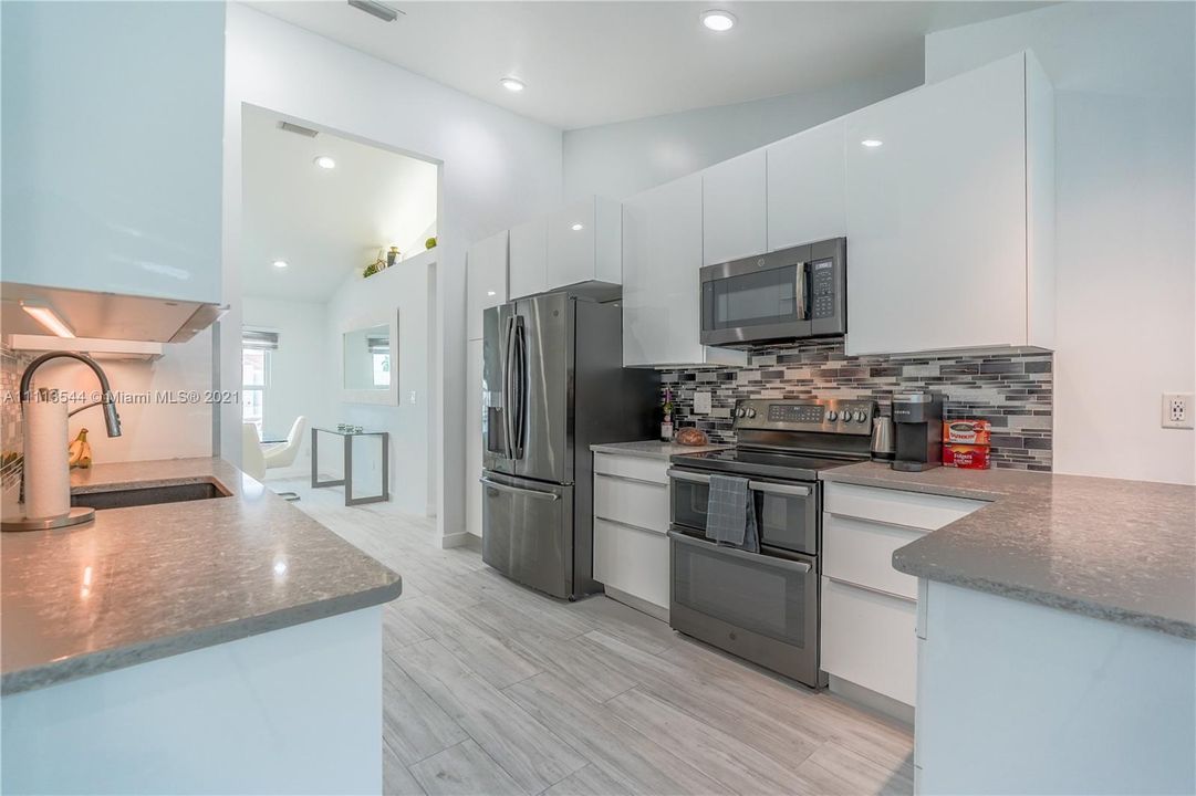 Recently Rented: $13,000 (3 beds, 2 baths, 0 Square Feet)