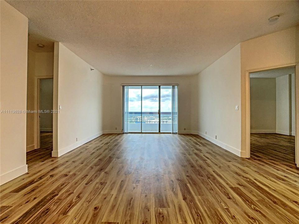 Recently Rented: $3,100 (2 beds, 2 baths, 1091 Square Feet)