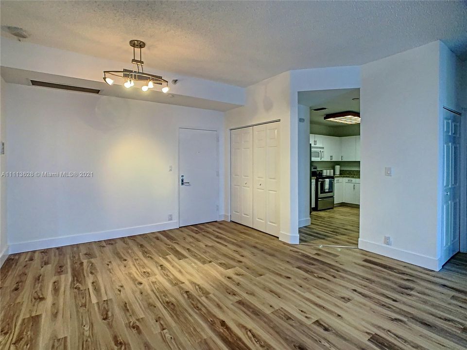 Recently Rented: $3,100 (2 beds, 2 baths, 1091 Square Feet)