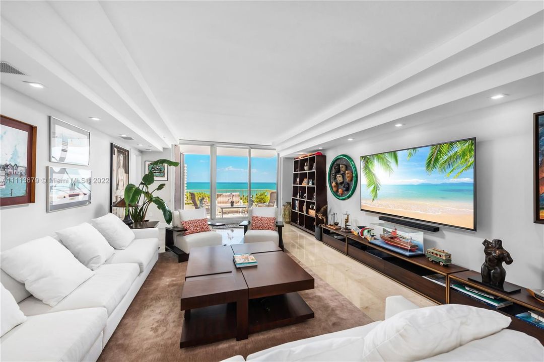 Recently Sold: $3,699,000 (3 beds, 4 baths, 2500 Square Feet)