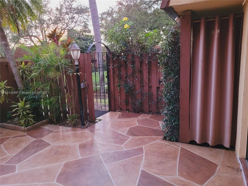 Recently Rented: $5,000 (2 beds, 2 baths, 1470 Square Feet)