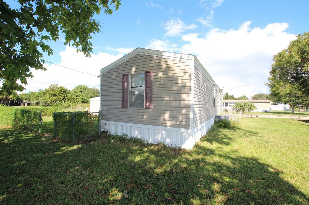 Recently Sold: $69,000 (2 beds, 1 baths, 672 Square Feet)
