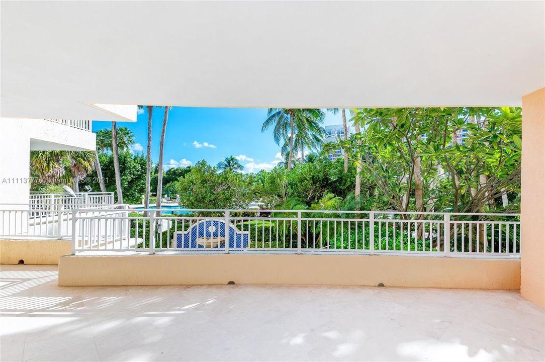 Recently Sold: $2,350,000 (3 beds, 3 baths, 2510 Square Feet)