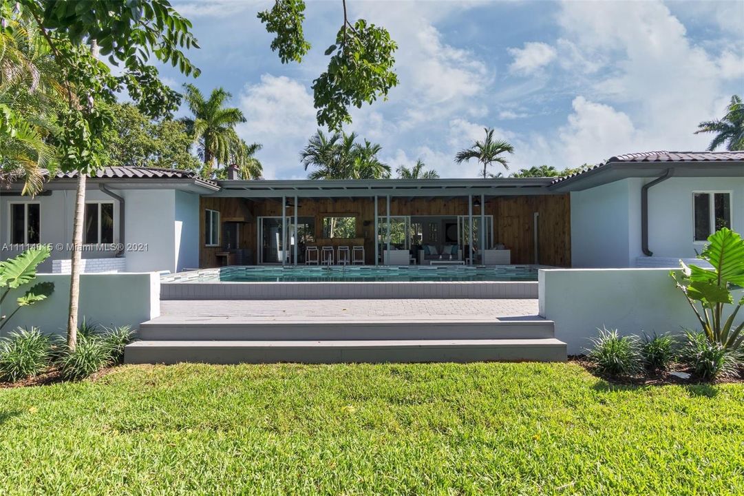 Recently Sold: $1,795,000 (4 beds, 4 baths, 2456 Square Feet)