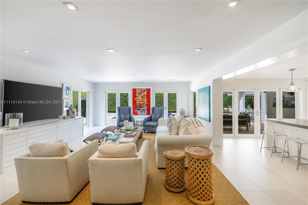 Recently Sold: $2,195,000 (4 beds, 3 baths, 2472 Square Feet)