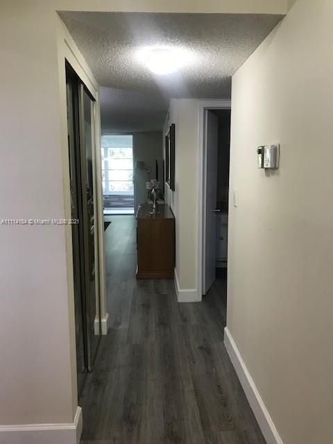 最近售出: $107,000 (2 贝兹, 2 浴室, 1162 平方英尺)