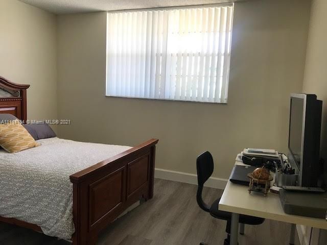 最近售出: $107,000 (2 贝兹, 2 浴室, 1162 平方英尺)