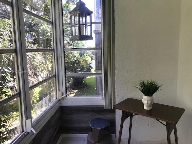 最近售出: $107,000 (2 贝兹, 2 浴室, 1162 平方英尺)