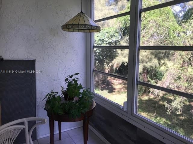 最近售出: $107,000 (2 贝兹, 2 浴室, 1162 平方英尺)