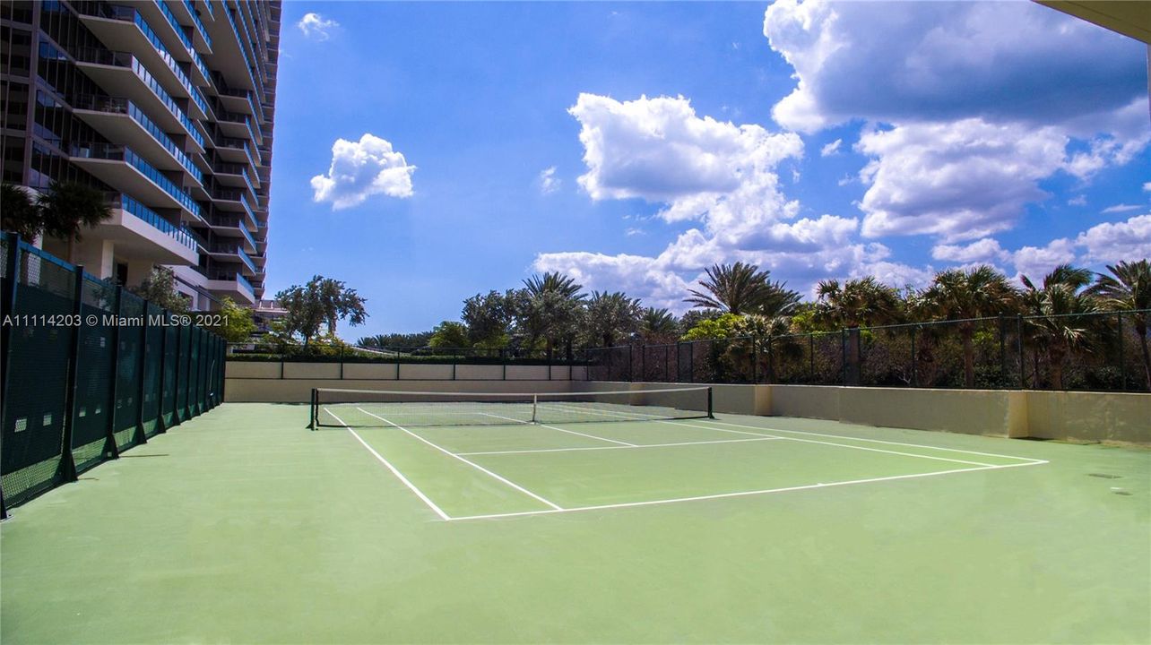 Recently Sold: $1,230,000 (2 beds, 2 baths, 1776 Square Feet)