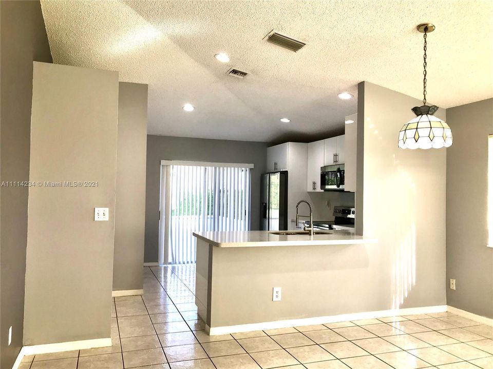 Recently Rented: $2,350 (3 beds, 2 baths, 1204 Square Feet)