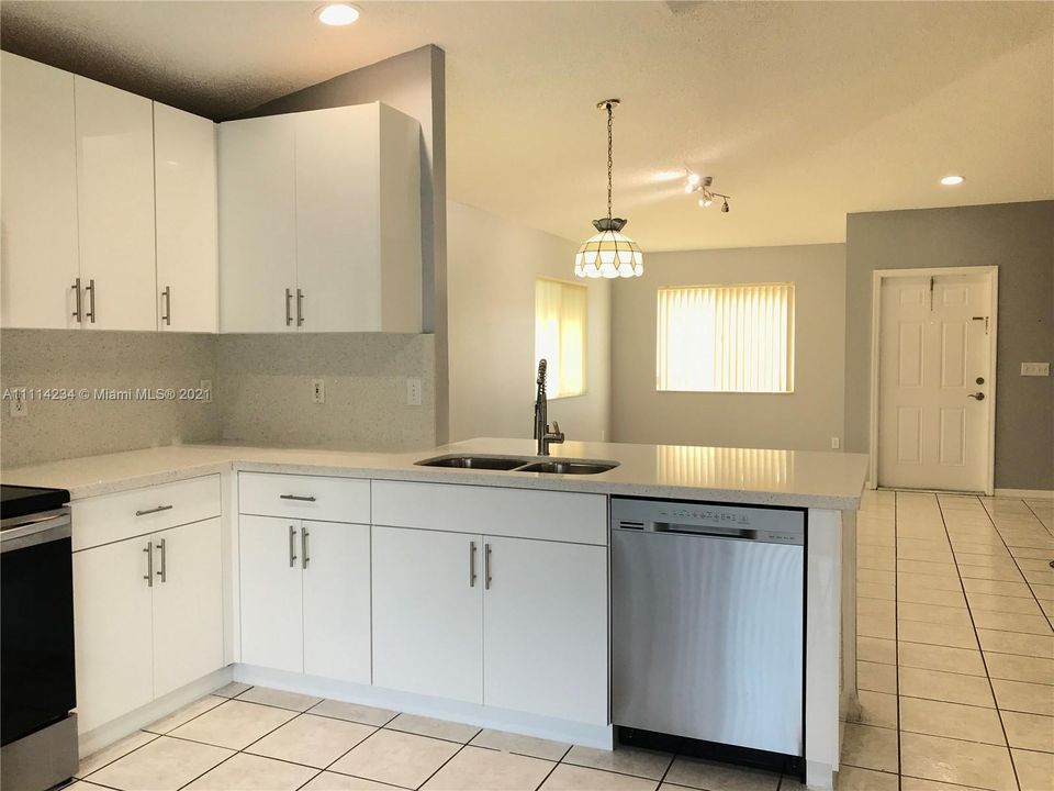Recently Rented: $2,350 (3 beds, 2 baths, 1204 Square Feet)