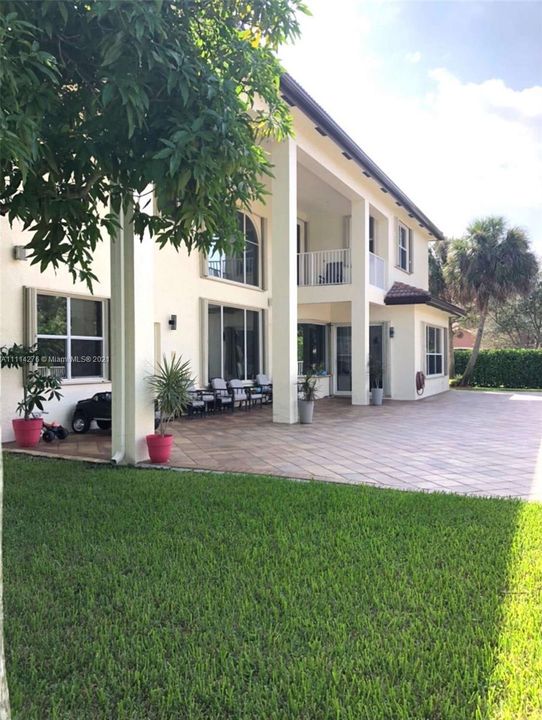 Recently Sold: $1,150,000 (6 beds, 5 baths, 4264 Square Feet)