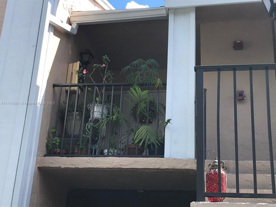 Recently Sold: $150,000 (2 beds, 2 baths, 863 Square Feet)