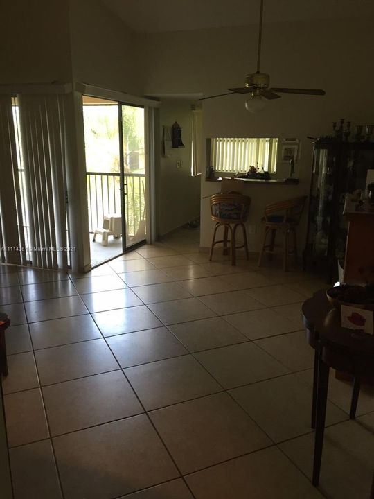 Vendido Recientemente: $150,000 (2 camas, 2 baños, 863 Pies cuadrados)