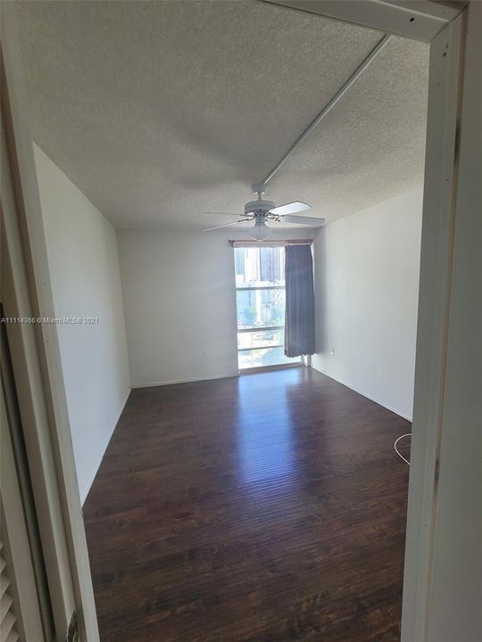 Recently Sold: $185,000 (1 beds, 1 baths, 536 Square Feet)