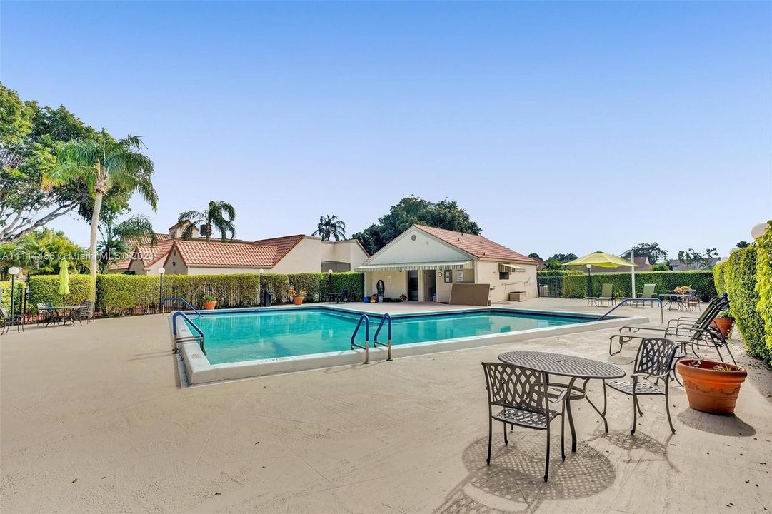 Recently Sold: $599,000 (3 beds, 2 baths, 2094 Square Feet)