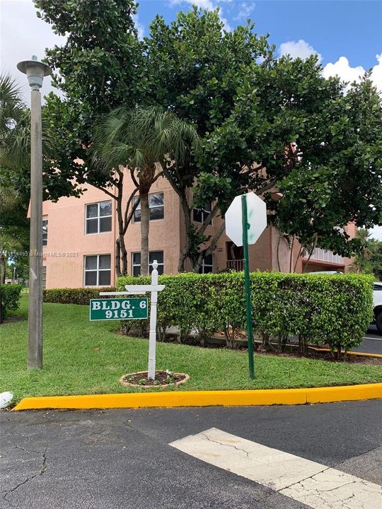 Vendido Recientemente: $76,000 (2 camas, 2 baños, 950 Pies cuadrados)